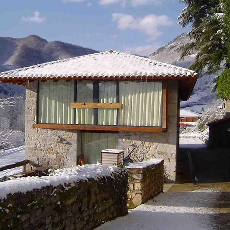 Apartamentos Rurales El Lleron Caso Luaran gambar