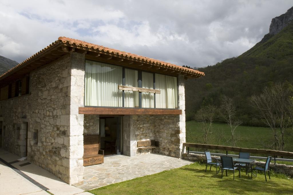 Apartamentos Rurales El Lleron Caso Luaran gambar